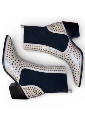 SHU SHOP Zsa Zsa Pointed Toe Western Inspired Ankle Boots Cream/Black Size 8-1/2